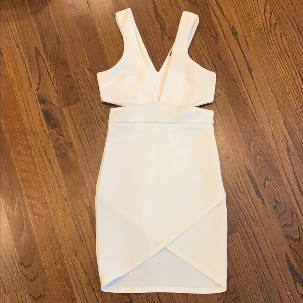 Boohoo size 2 cut out scuba dress white